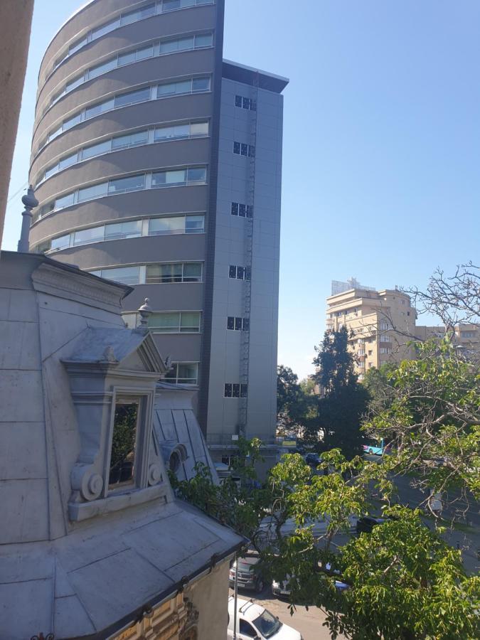 Studio Yellow - Piata Victoriei Bucharest Luaran gambar